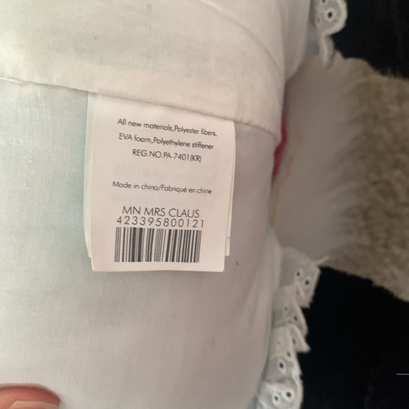 Disney Jumbo Exclusive Christmas MINNIE MOUSE Holiday 29โ Plush - Picture 11 of 13